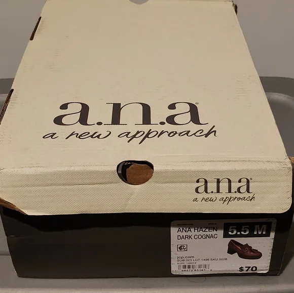 NWT a.n.a A New Approach Chunky Heels, Size 5.5 - Picture 14 of 14